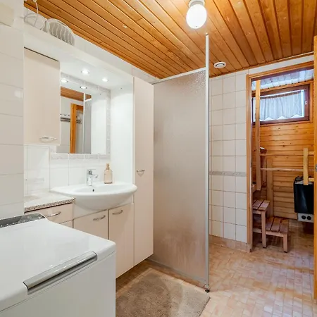 Two-bedroom With A Terrace And Sauna شقة روفانييمي